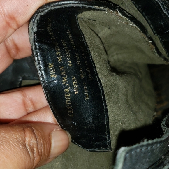 Sam Edelman platform booties. A ribbed, buckled zip up boot - Picture 8 of 10